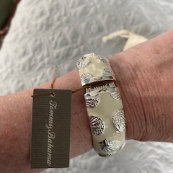 NWT Tommy Bahama Enamel Bangle Bracelet - Picture 4 of 6